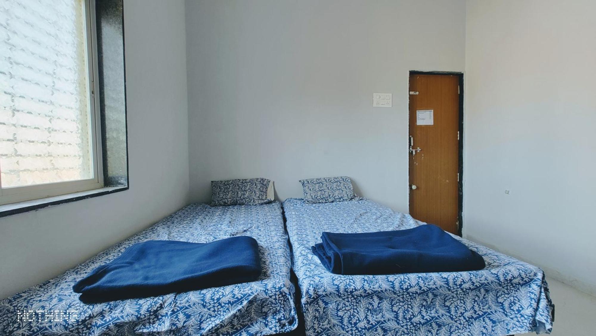 Aadishkti Bhakt Nivas Hotel Tuljapur Екстериор снимка