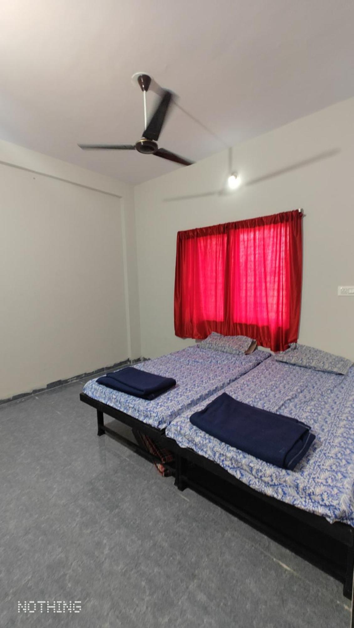 Aadishkti Bhakt Nivas Hotel Tuljapur Екстериор снимка