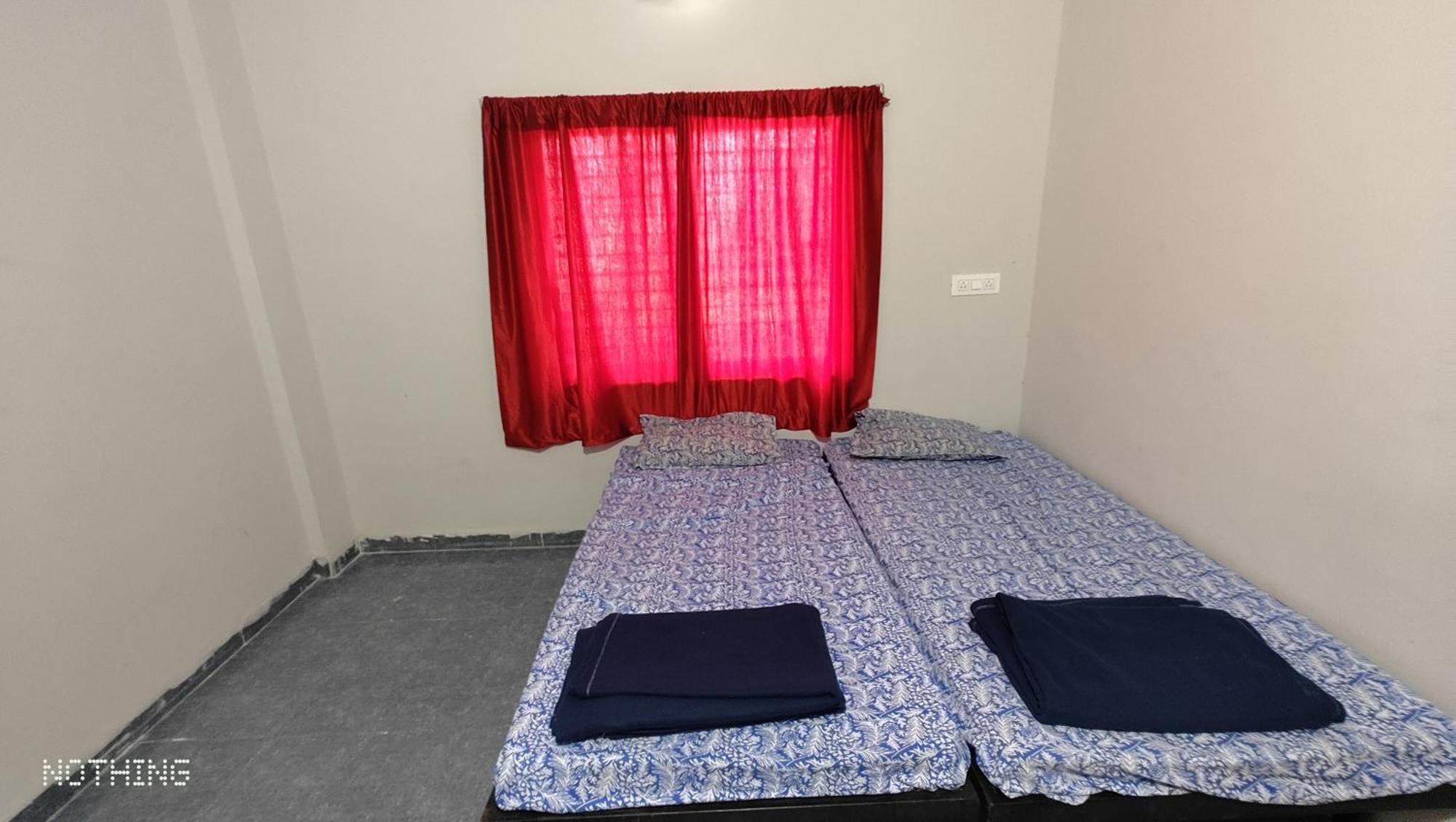 Aadishkti Bhakt Nivas Hotel Tuljapur Екстериор снимка